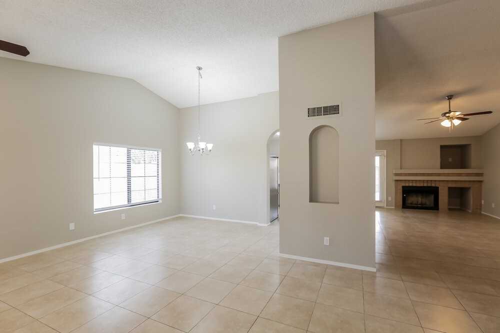 7709 W Redfield Rd - Photo 4 of 16