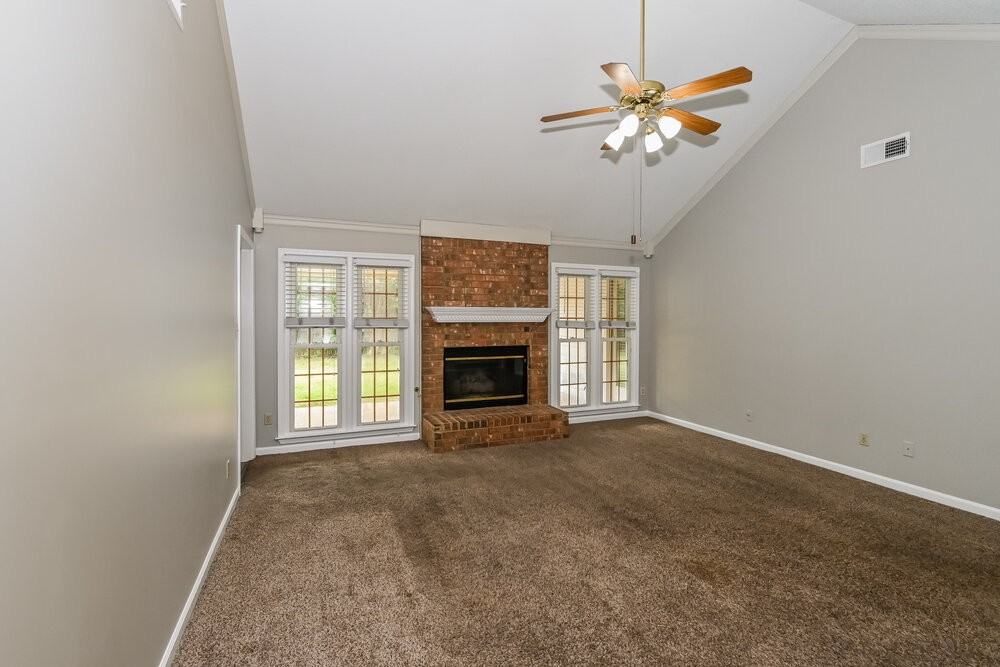 7869 Tankard Dr - Photo 4 of 16