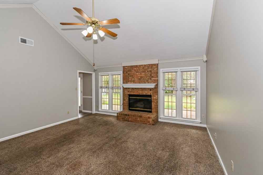 7869 Tankard Dr - Photo 5 of 16