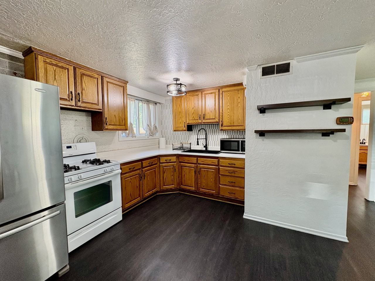 1535 S 700 W #1 - Photo 3 of 20