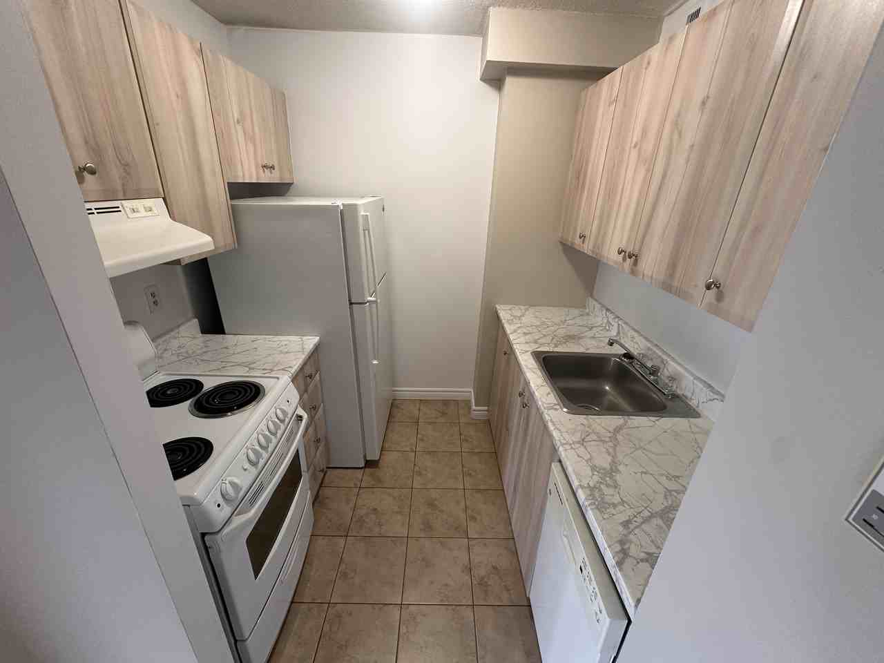 5252 Tobin Street - Photo 5 of 10