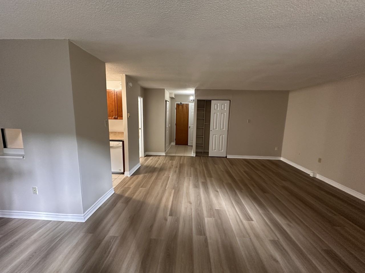 5252 Tobin Street - Photo 7 of 10