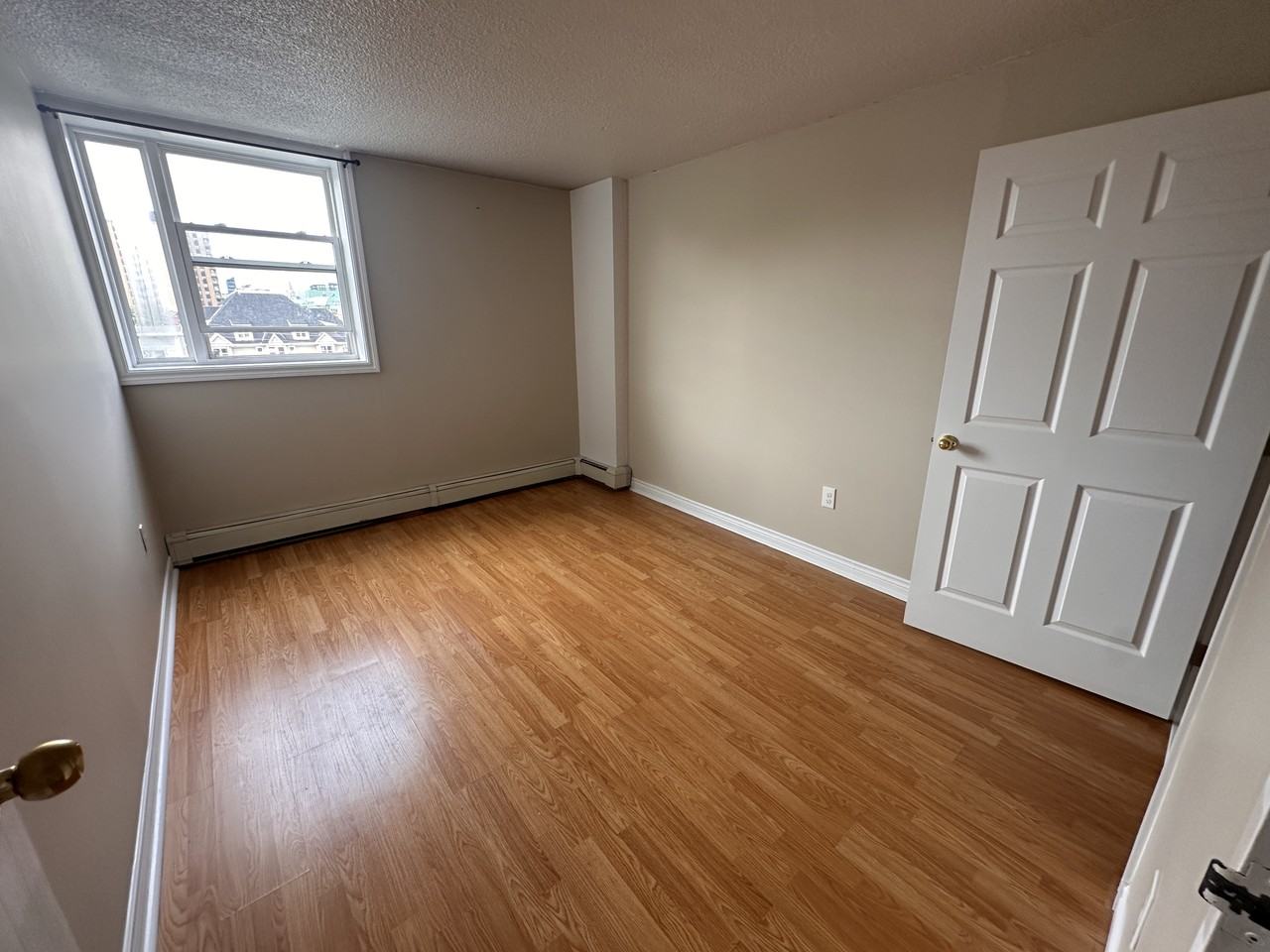 5252 Tobin Street - Photo 4 of 10