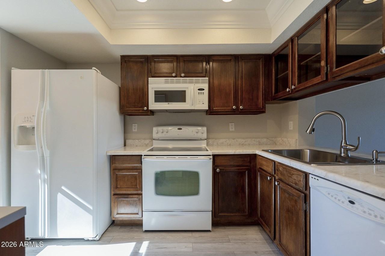 815 E Grovers Ave #66 - Photo 5 of 15