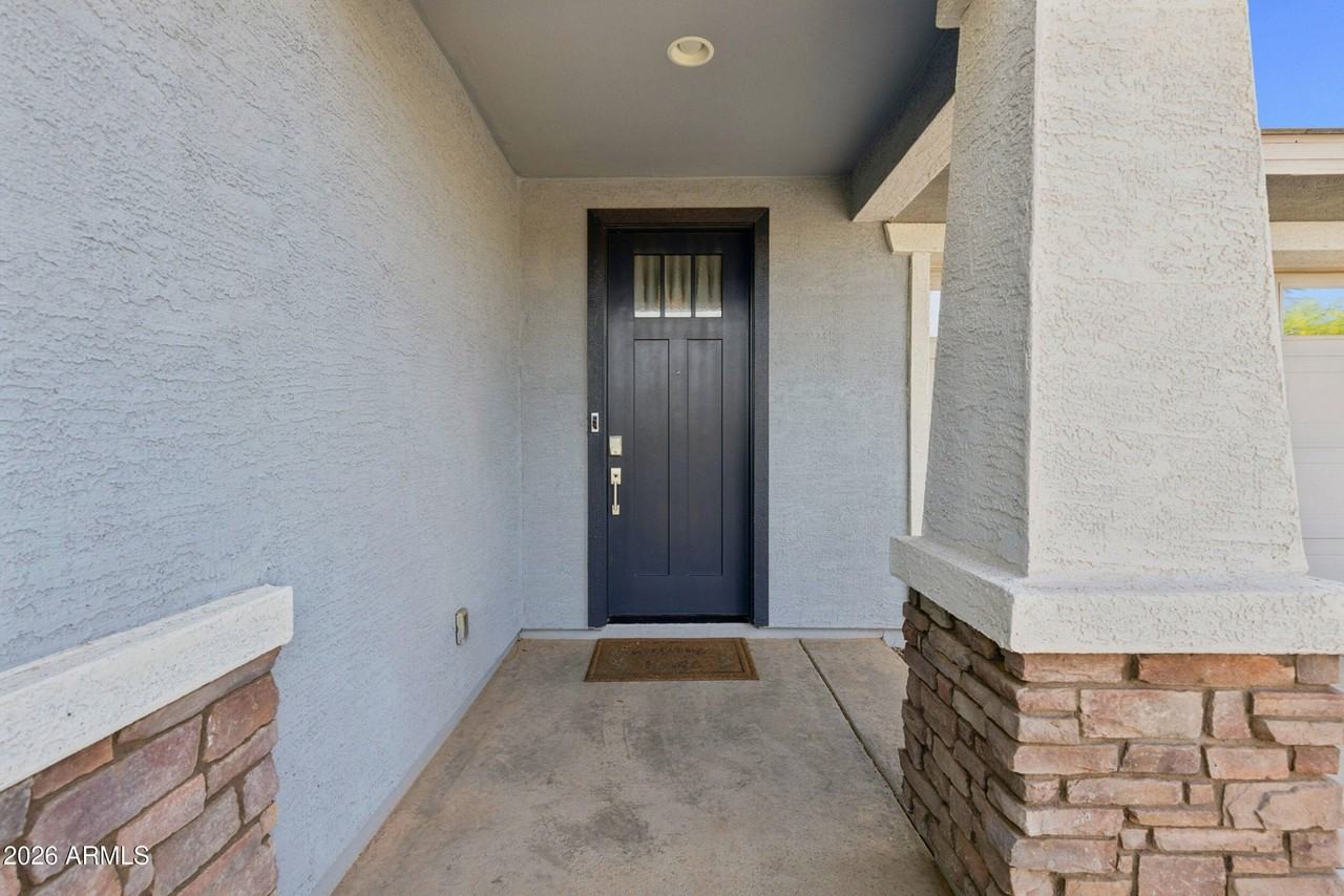 519 S Avocet St - Photo 4 of 50