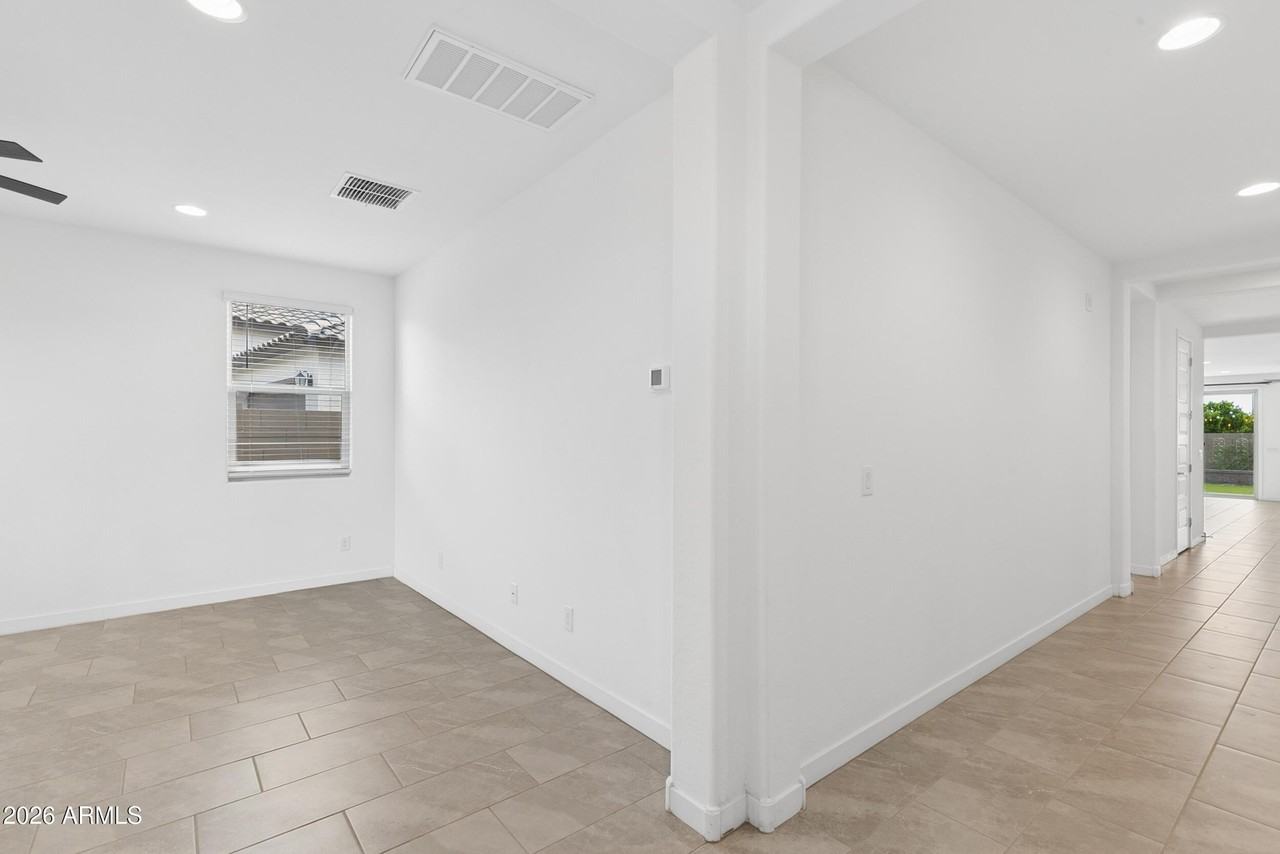 519 S Avocet St - Photo 6 of 50