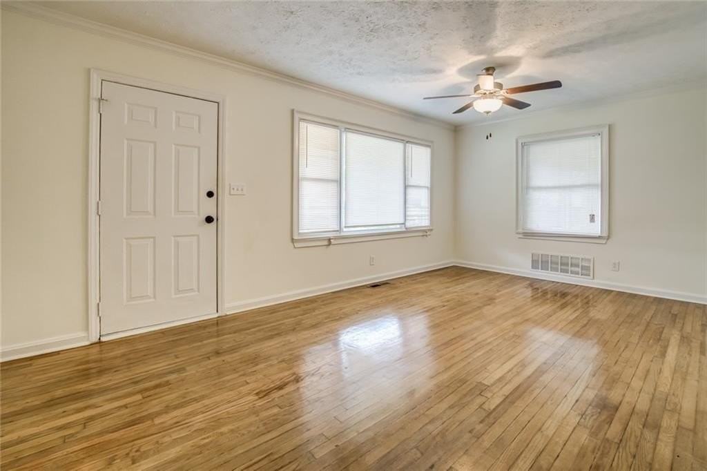2987 Belvedere Ln - Photo 7 of 38