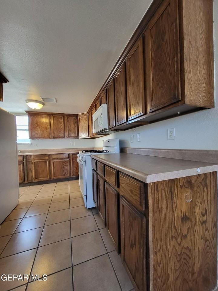 2992 Tierra Limon Dr - Photo 5 of 37