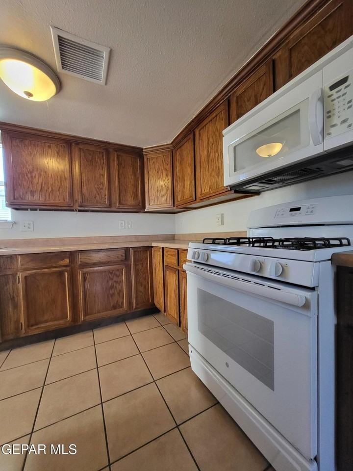 2992 Tierra Limon Dr - Photo 6 of 37
