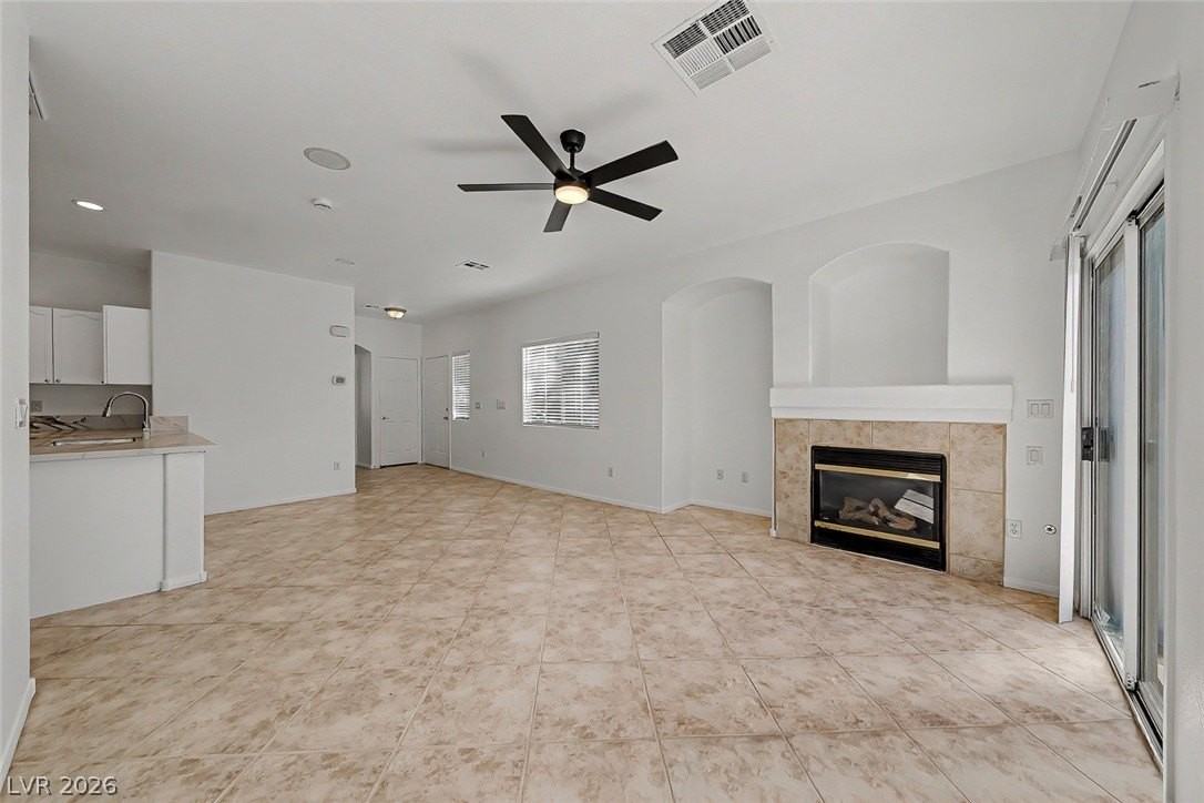259 Queens Ct - Photo 5 of 29
