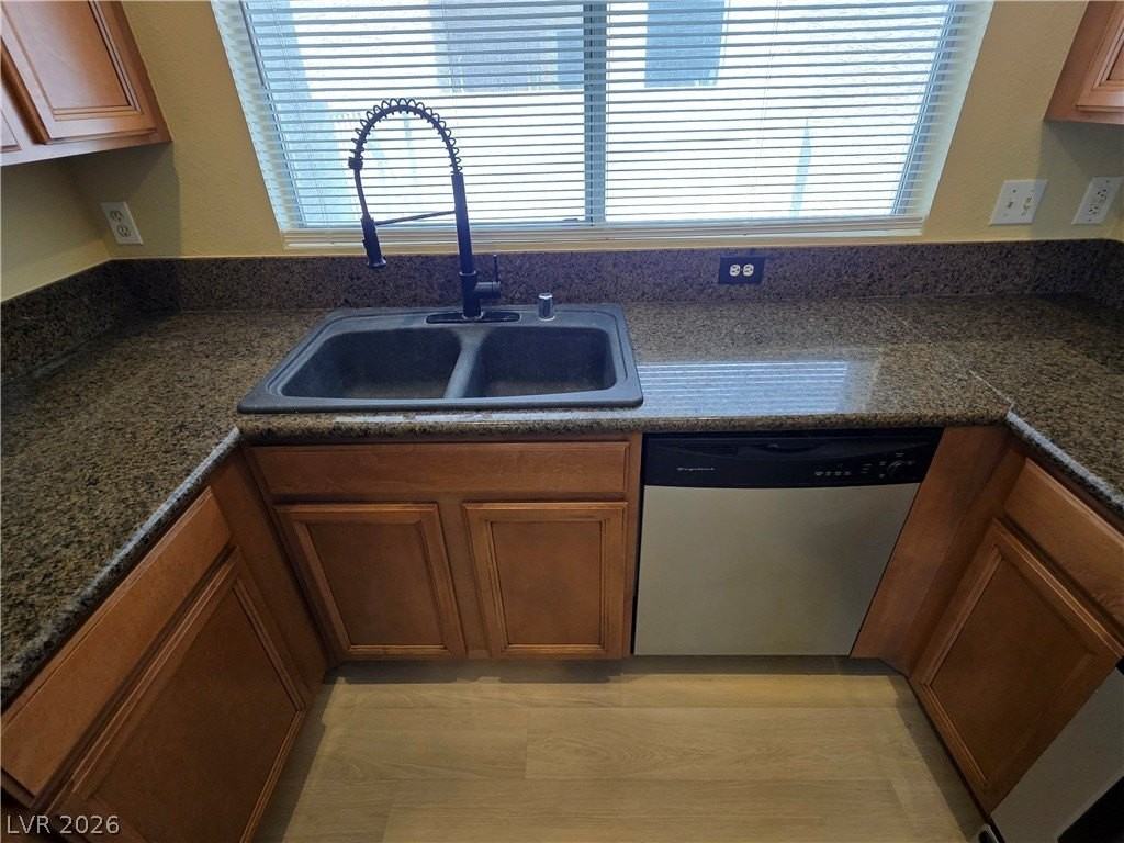 2540 Silver Shadow Dr - Photo 5 of 27