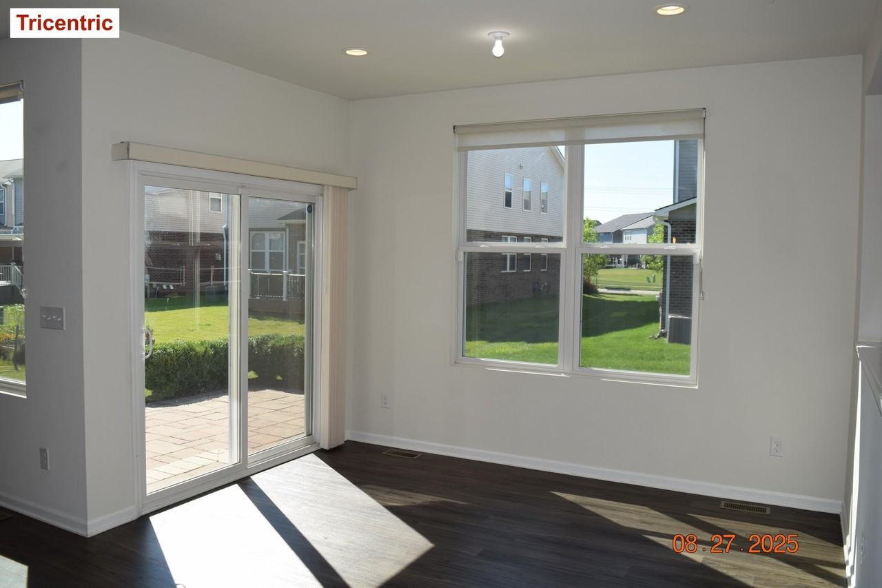 49577 Shoreline Dr - Photo 4 of 21