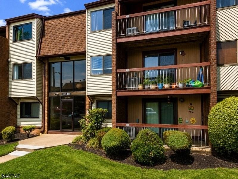 201 Edison Glen Ter - Photo 2 of 24