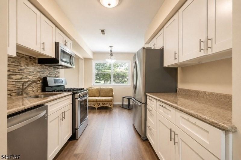 201 Edison Glen Ter - Photo 4 of 24