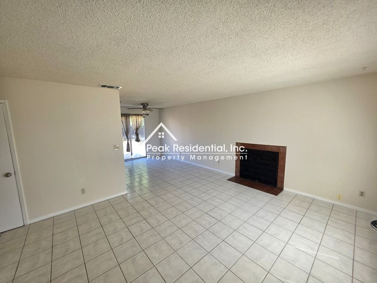 113 Prairie Cir - Photo 2 of 16