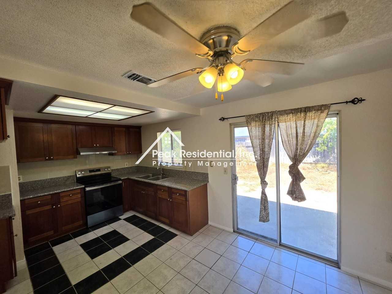 113 Prairie Cir - Photo 5 of 16