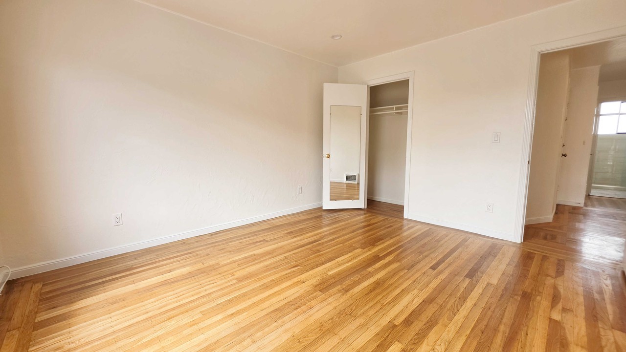 1624 Kirkham St - Photo 3 of 12