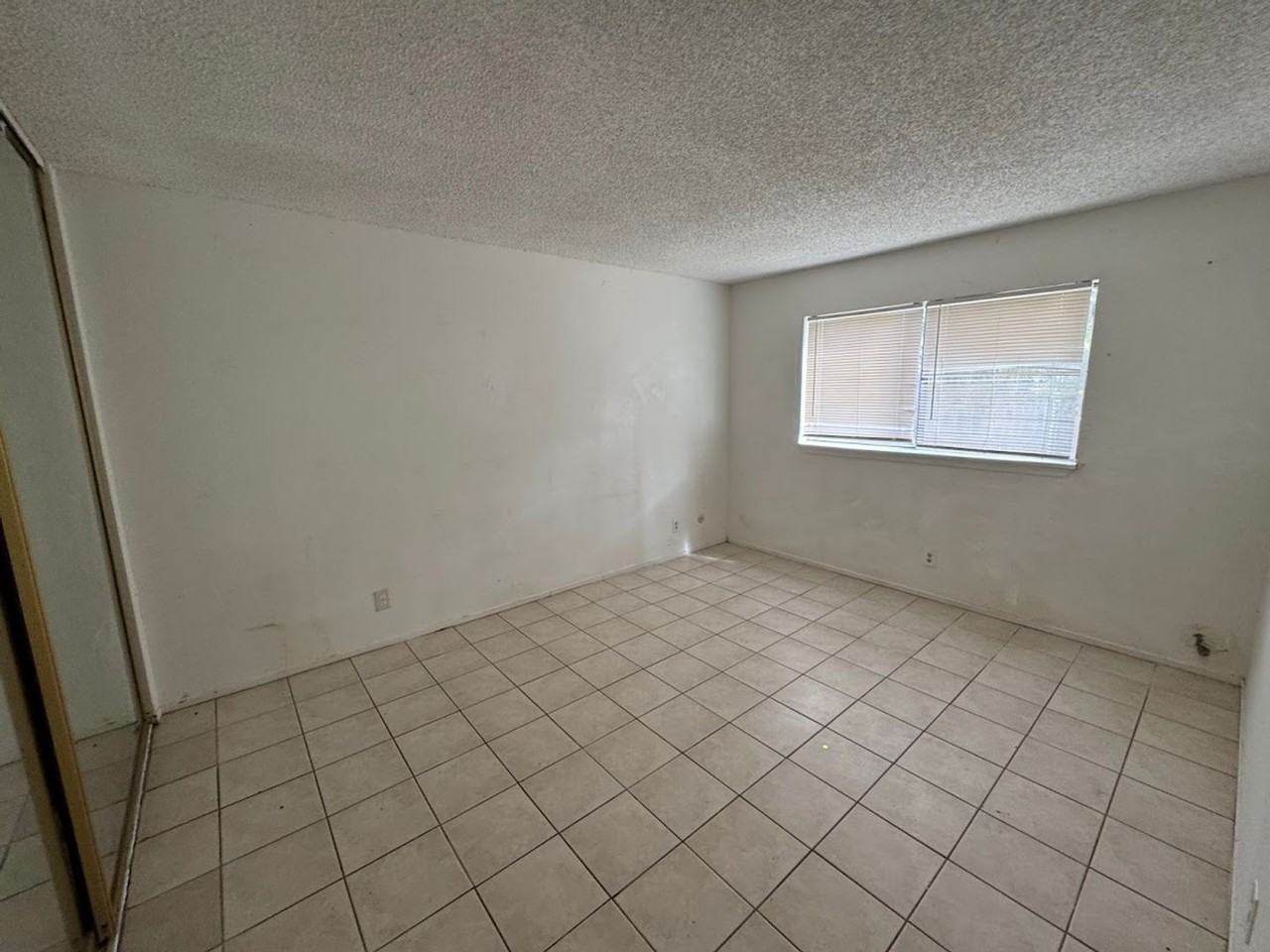 7337 Sakura Ct - Photo 6 of 10