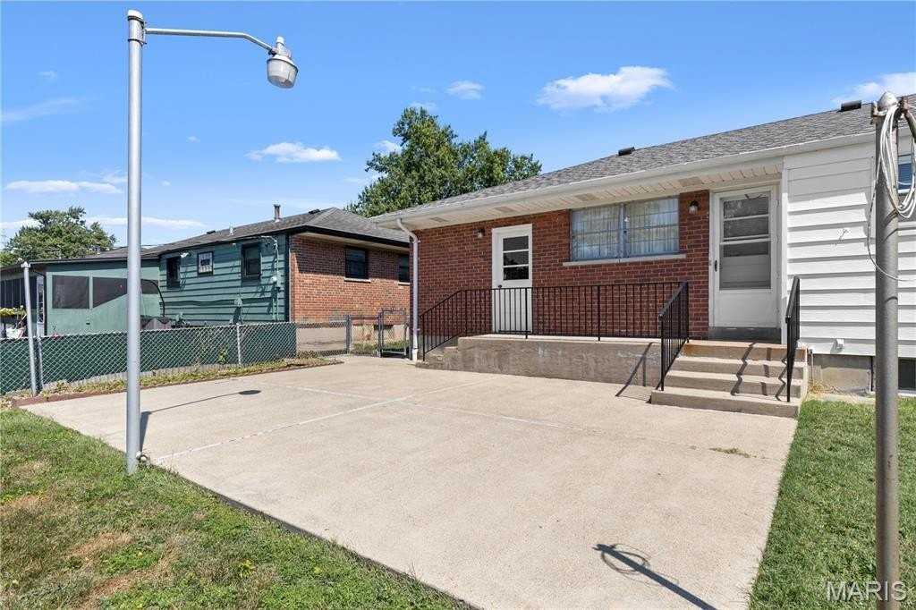 8623 Villa Crest Dr - Photo 3 of 28