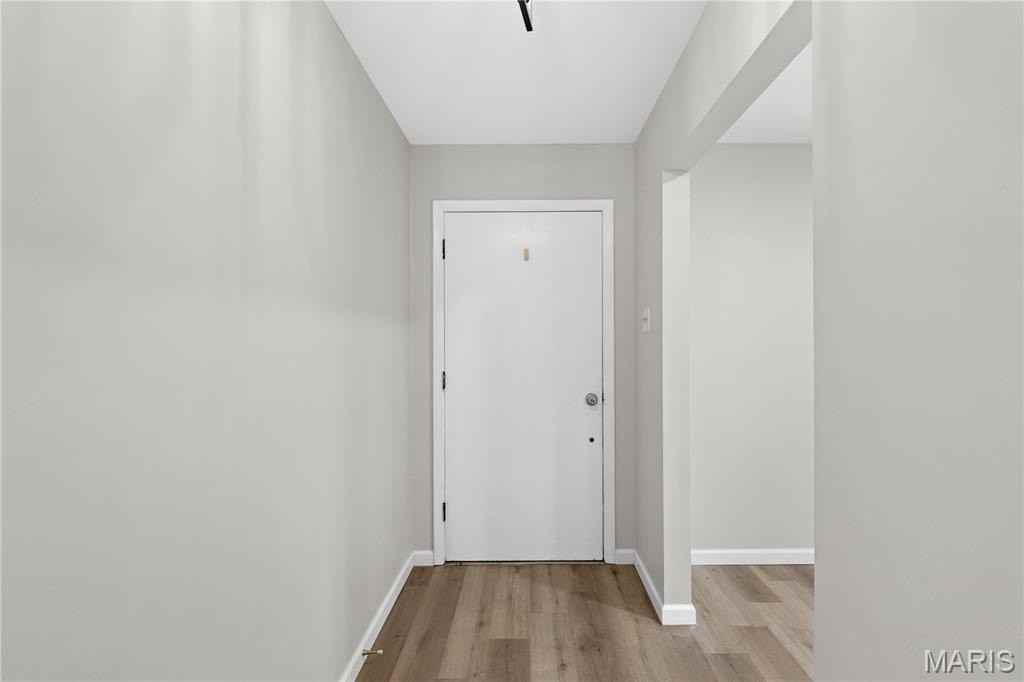 3705 Seville Dr - Photo 2 of 29