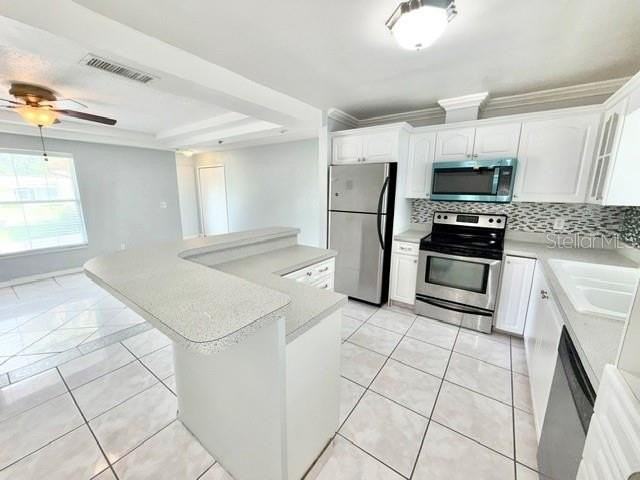 1084 Shepherd Ave - Photo 2 of 16