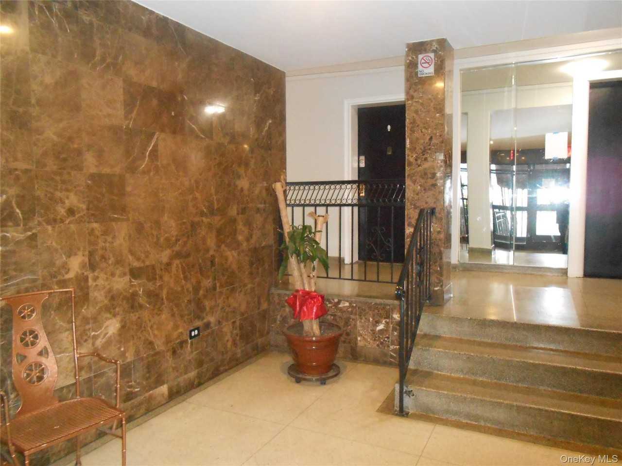 13111 Kew Gardens Rd #1O - Photo 7 of 29