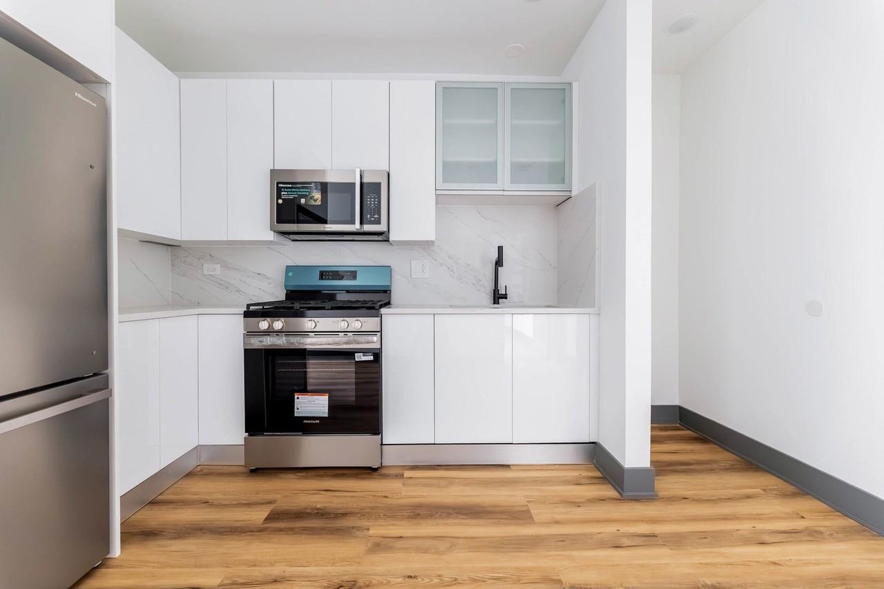 7642 S Throop St #2 - Photo 6 of 14