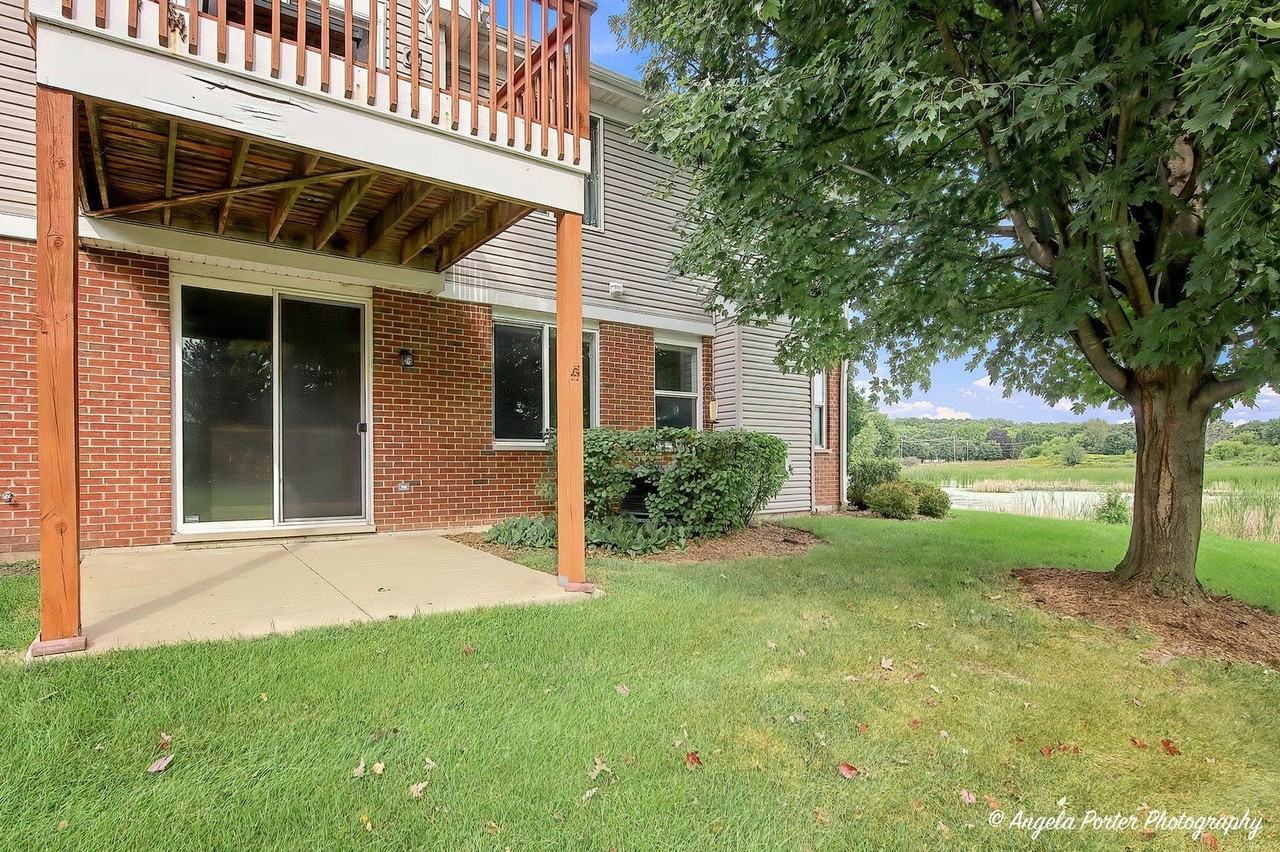 1028 Draper Rd - Photo 3 of 29