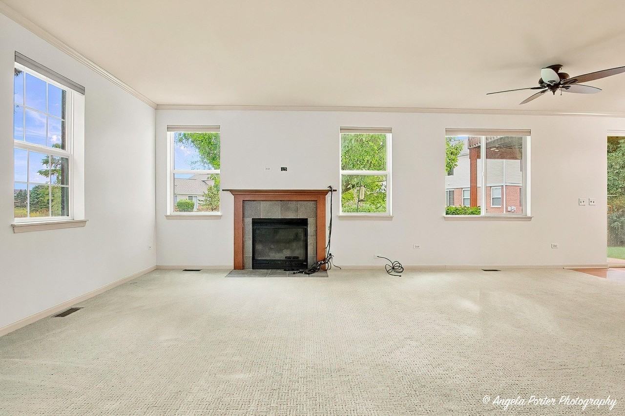 1028 Draper Rd - Photo 6 of 29