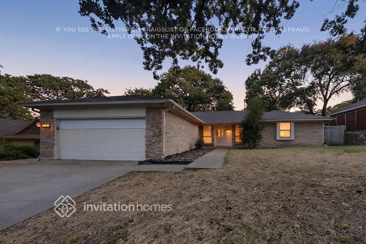 4510 Lone Oak Dr - Photo 3 of 19