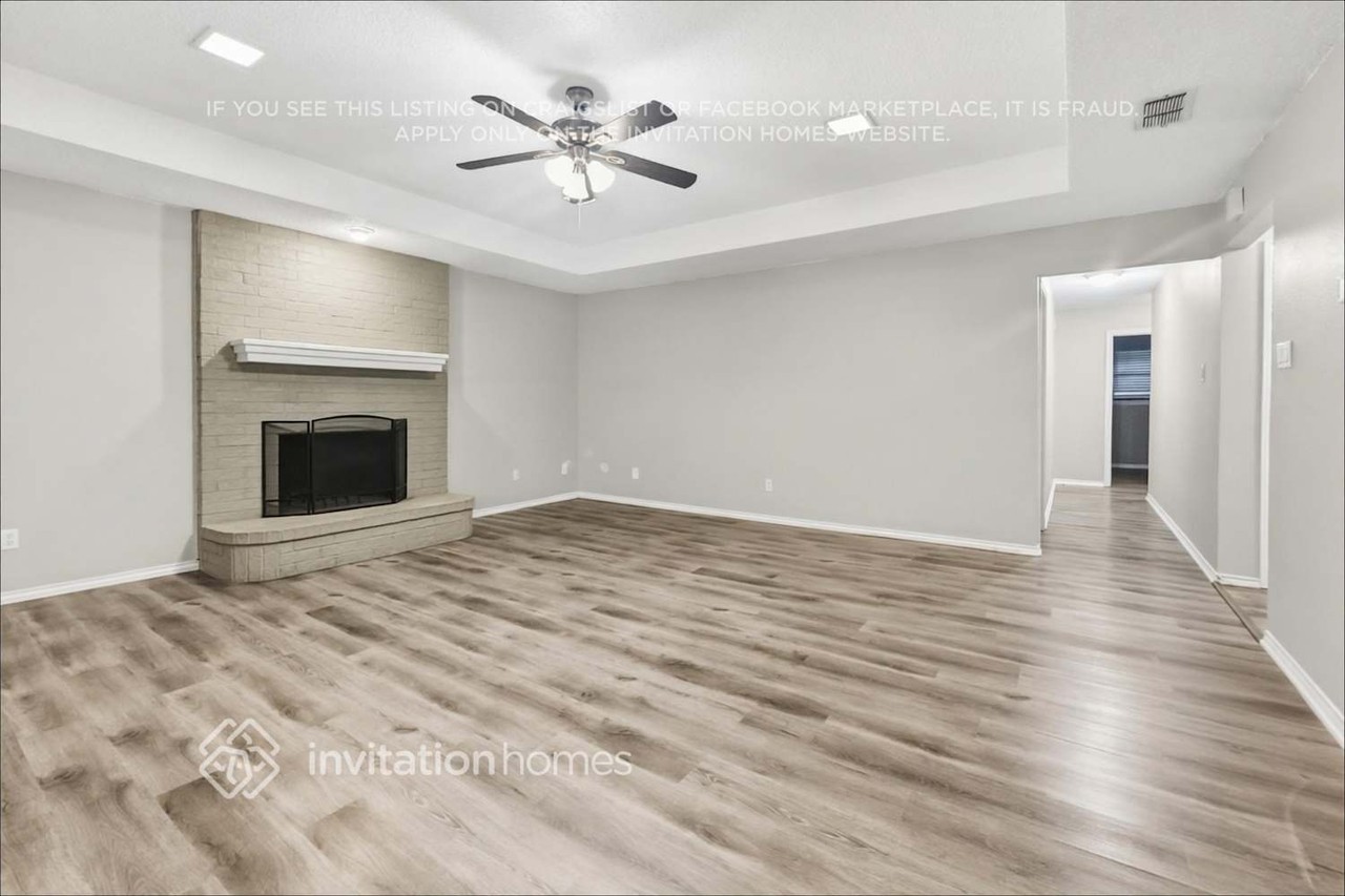 4510 Lone Oak Dr - Photo 4 of 19