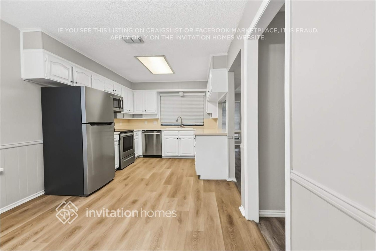 4510 Lone Oak Dr - Photo 6 of 19