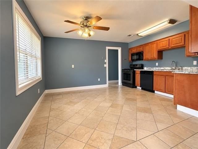 140 Johns Hopkins Dr - Photo 2 of 10