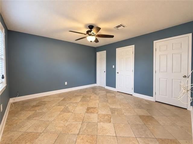 140 Johns Hopkins Dr - Photo 4 of 10