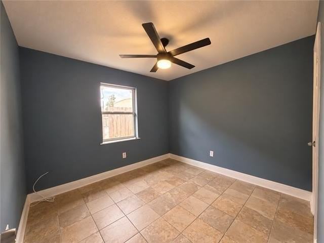 140 Johns Hopkins Dr - Photo 6 of 10