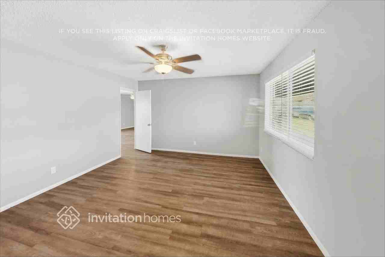 3321 W Laurel Ln - Photo 5 of 19