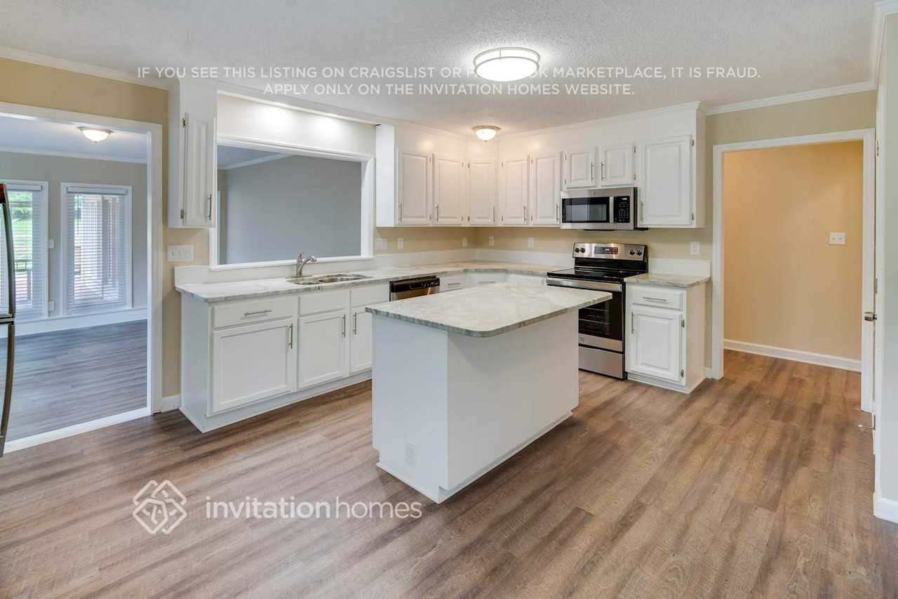 6541 Dougherty Dr - Photo 5 of 32