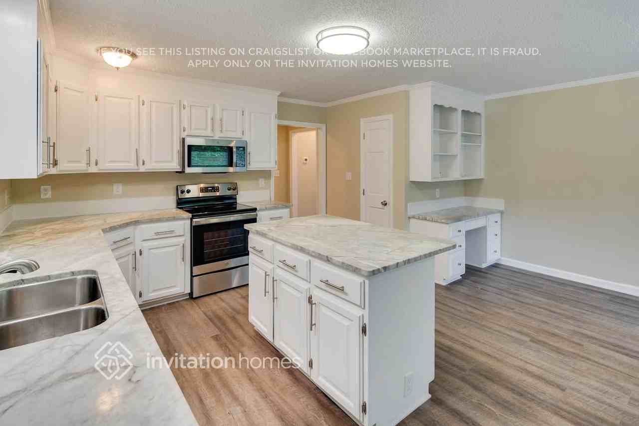 6541 Dougherty Dr - Photo 6 of 32