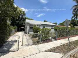 featured image of 707 40th St