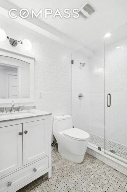 1083 Lafayette Ave #1 - Photo 6 of 7