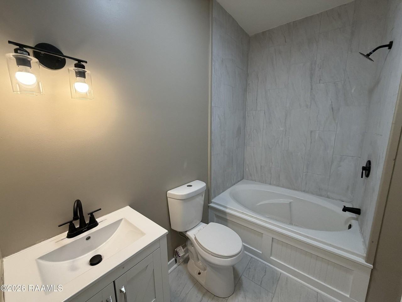 116 9th St #A - Photo 4 of 9