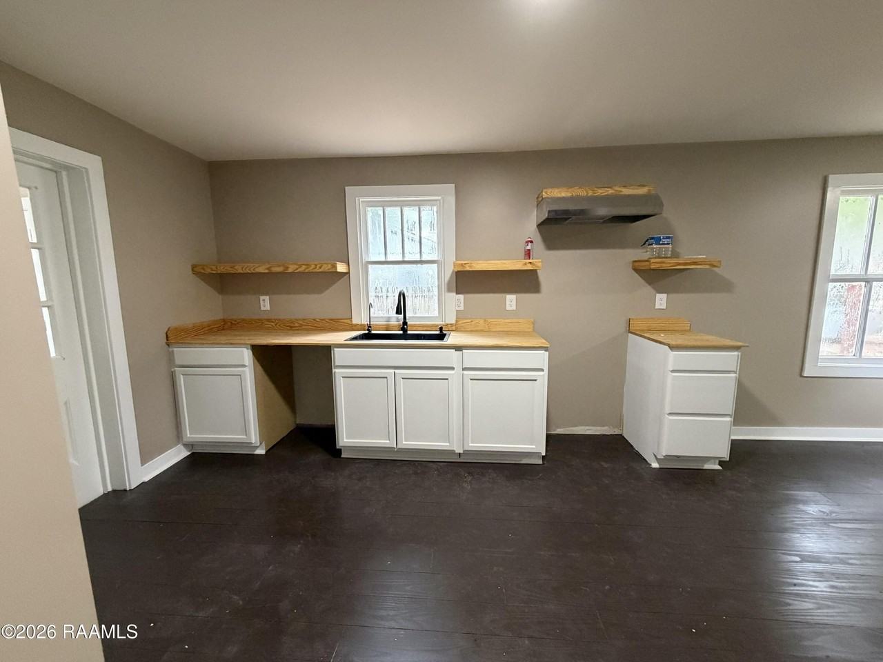 116 9th St #B - Photo 4 of 8