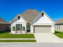 featured image of 125 Lightbourne Dr