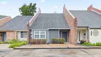 featured image of 1327 W Saint Mary Blvd
