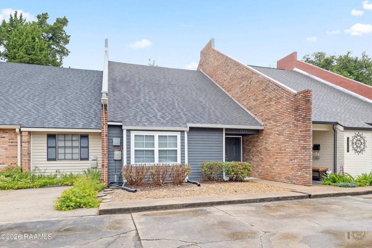 1327 W Saint Mary Blvd - Photo 3 of 24