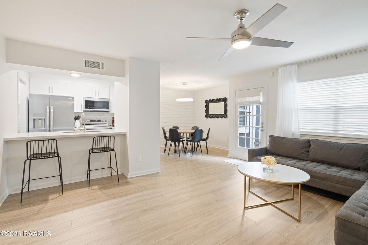 1327 W Saint Mary Blvd - Photo 7 of 24