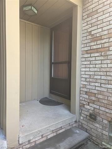 41555 Bedford Dr - Photo 2 of 21