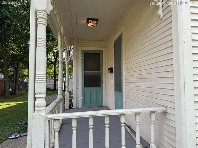 831 W Main St - Photo 2 of 16