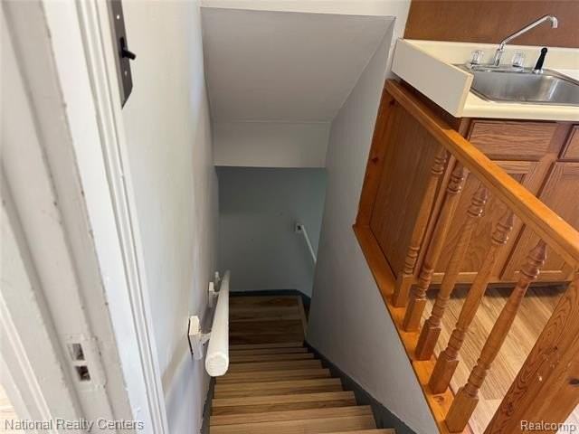 831 W Main St - Photo 5 of 16