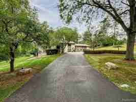 featured image of 1021 Dowling Rd